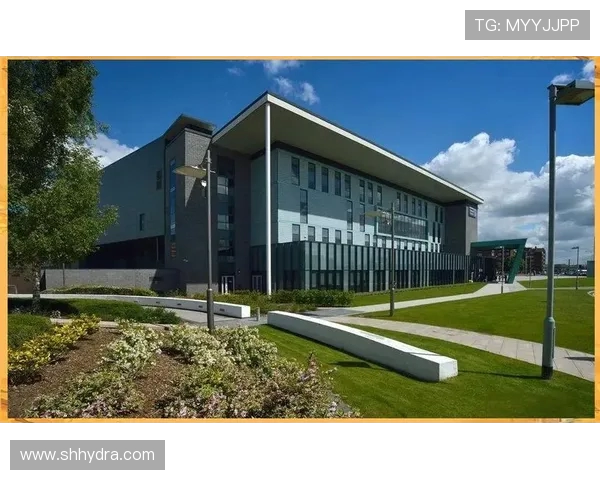 利物浦城市魅力与足球文化交织的历史传承与现代发展探索 利物浦城市魅力与足球文化交织的历史传承与现代发展探索