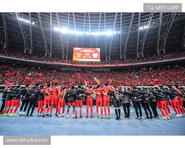 国足奋战世预赛主场击败强敌晋级希望大增球迷激情沸腾全国欢庆夜 国足奋战世预赛主场击败强敌晋级希望大增球迷激情沸腾全国欢庆夜