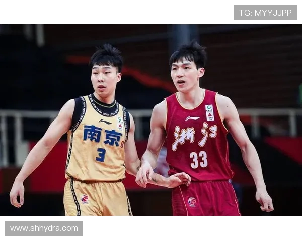 南京足球队在选拔赛中以84分稳居积分榜首位，展现强劲实力